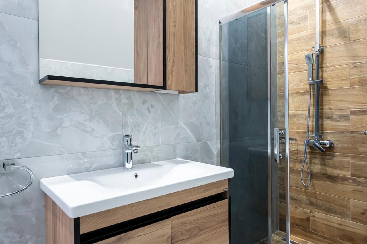 Hotel Solo Tbilisi Ngoại thất bức ảnh