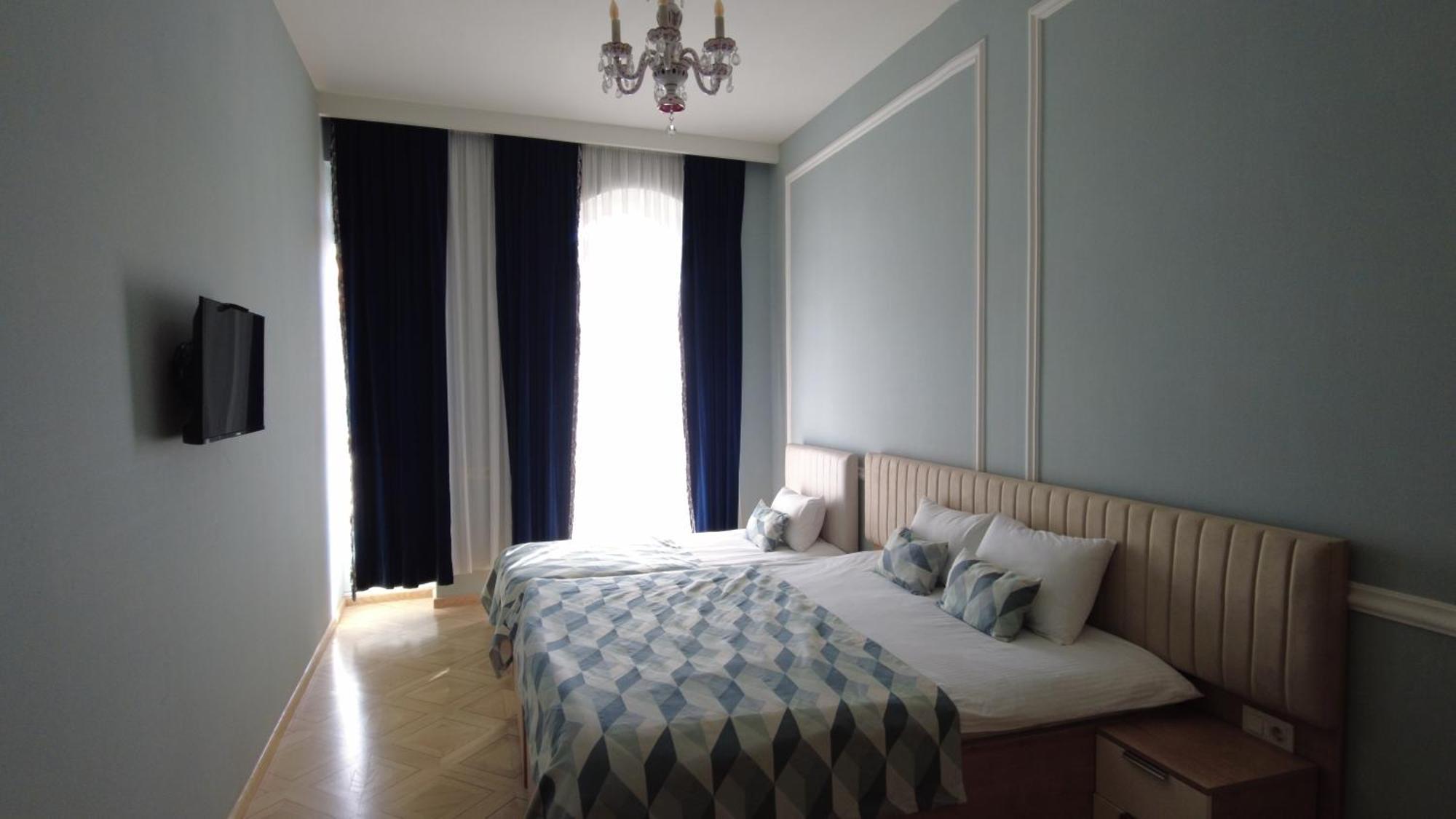 Hotel Solo Tbilisi Ngoại thất bức ảnh